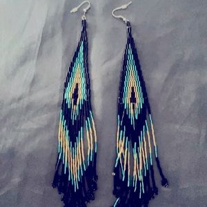 Statement beaded earrings 💛🖤